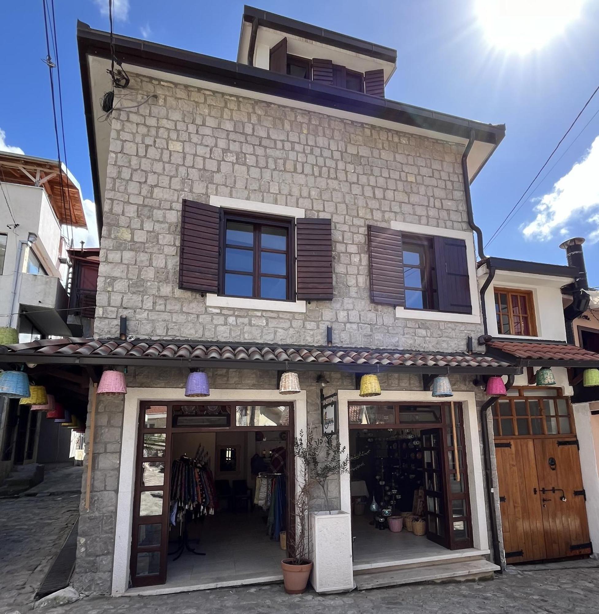 Iguana House Daire Stari Bar Dış mekan fotoğraf